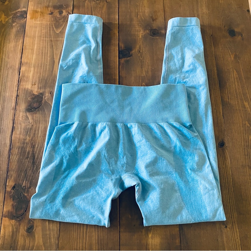 Light blue athletic leggings